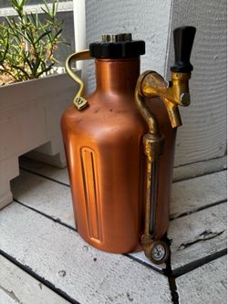 GrowlerWerks uKeg Pressurized Growler Copper Plated 64oz Keg