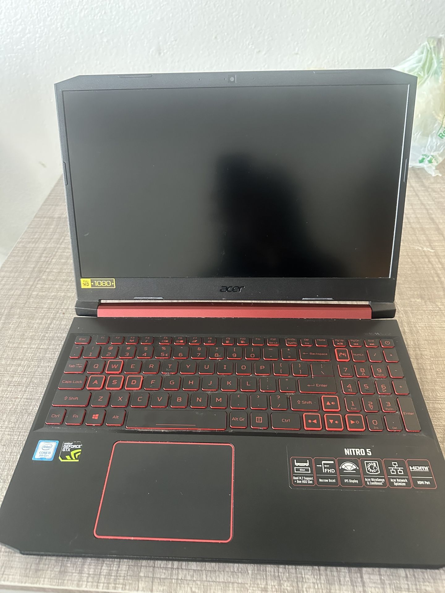 Acer Nitro 5 Gaming Laptop I5 W/ Charger (Price Negotiatiable)