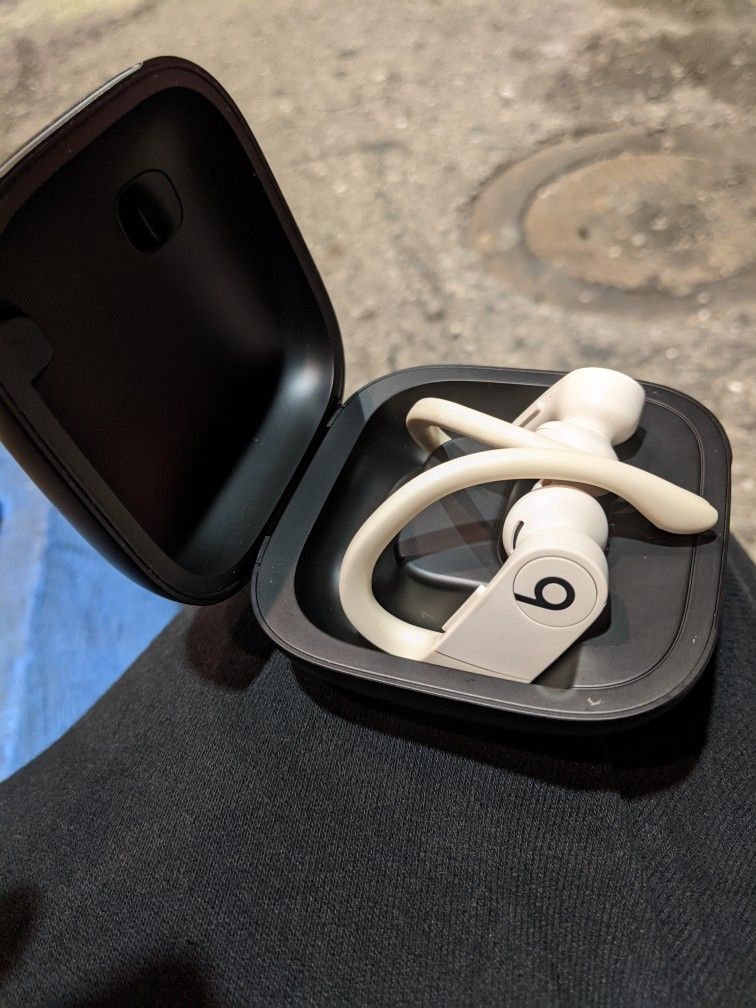 Powerbeats Pro Wireless Earphones