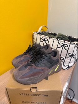Yeezy Mauve