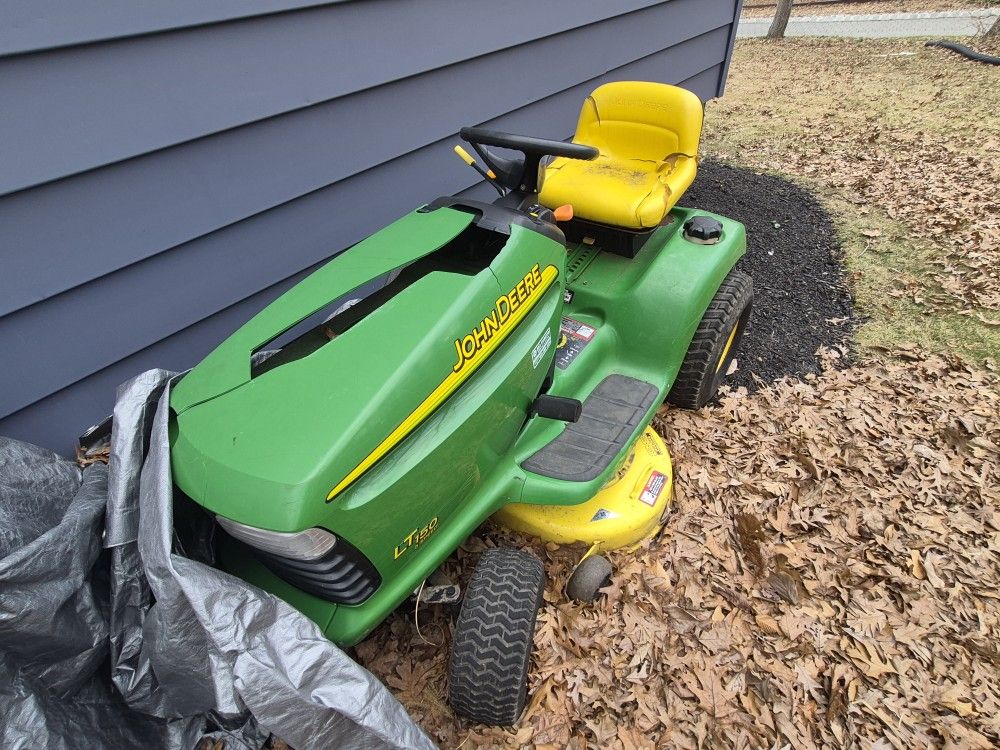 John Deer LT150 5 SPEED