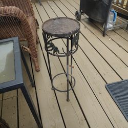 Round Metal Plant Stand Or Small Table 22' Tall