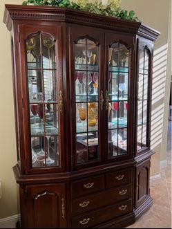 Thomasville China Cabinet