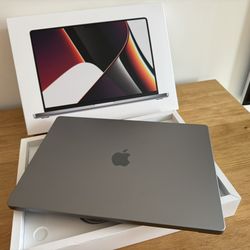 2022 16” MacBook Pro Touch ID M1 Pro Chip 512GB SSD 16GB RAM XDR Liquid Retina Display 