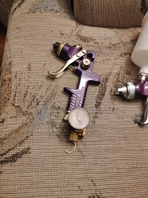Paint guns