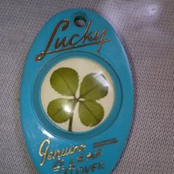 Vintage 1949s calvert Reserve 4 leaf clover key chain