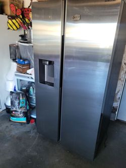 Se vende refrigerador seminuevo