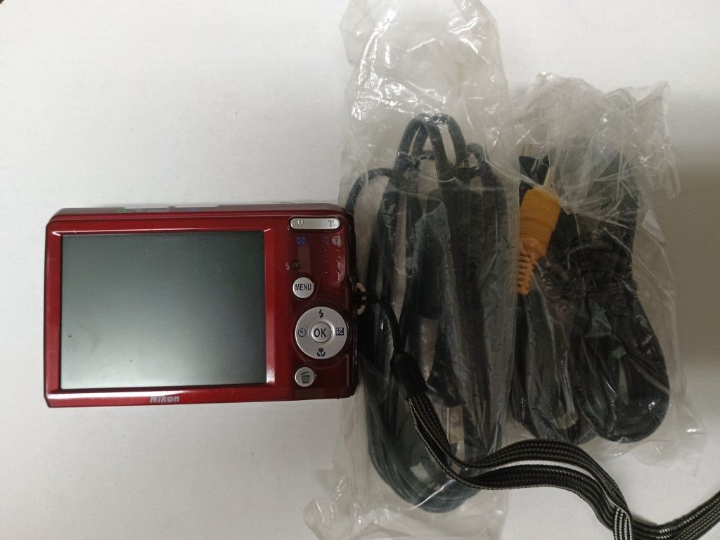 Nikon Coolpix L20 Digital Camera Cash Only Pick Up Only