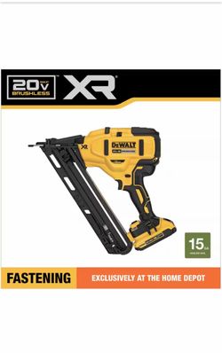 DEWALT 20V MAX XR 15GA Angled Finish Nailer