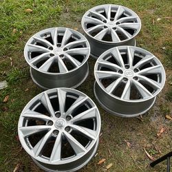 Infiniti Q50 wheels