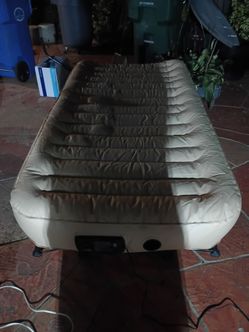 Frontgate Ez-Bed Air Mattress Built In Pump & Frame Inflatable Mattress Twin size.