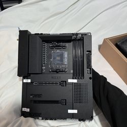 NZXT N7 B550 Motherboard