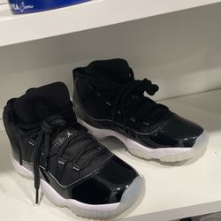 Black and white Jordan Concords