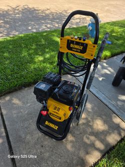 Dewalt 3400psi Pressure Washer Great Condition $300 Price FIRM/ En Excelente Estado Precio FIRME $300