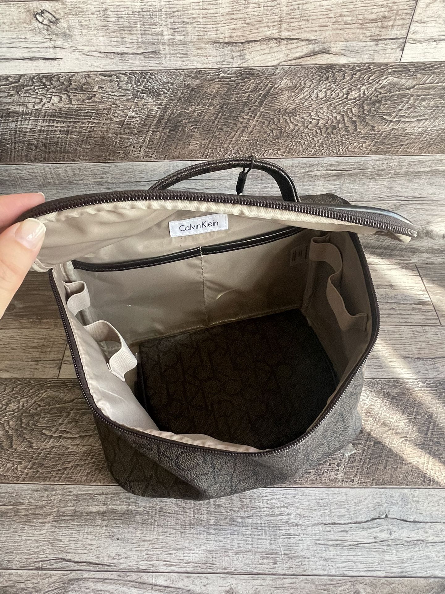 Little brown bag cosmetics case for Sale in Long Beach, CA - OfferUp
