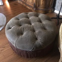 Round Leather/suede Ottoman