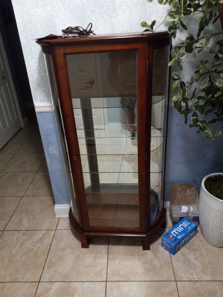 China Cabinet With Working Light