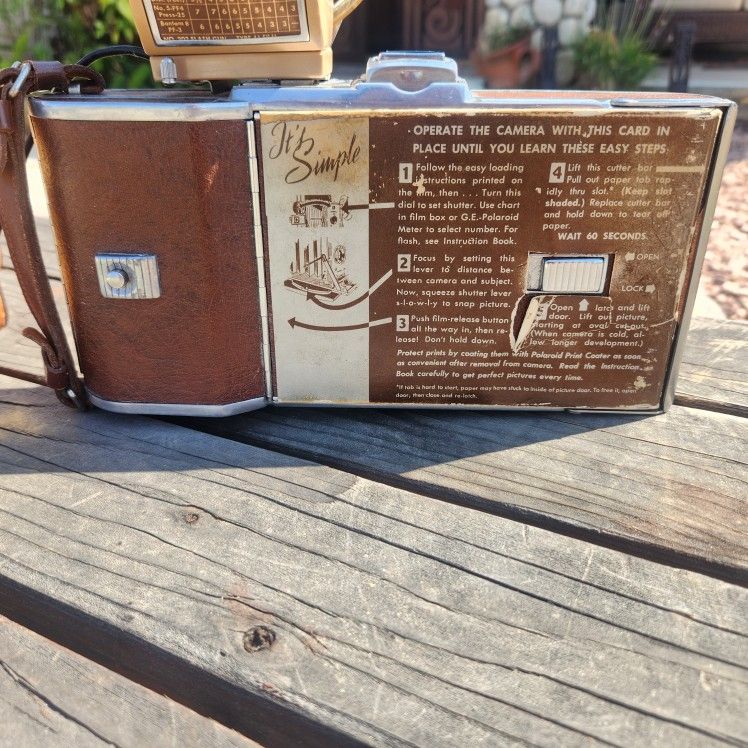 Vintage Polaroid 📷 Camera Land Camera Model 95)