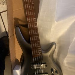 Ibanez Sr305 5 String Bass Guitar