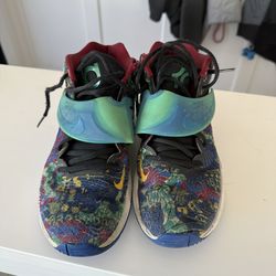 Kd basketball shoes size 9.5