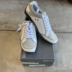 Kenneth Cole Lace Up Shoes