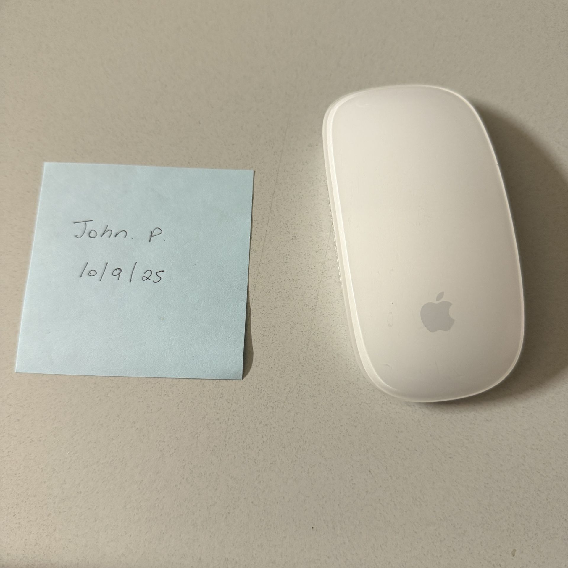 Apple Magic Mouse (Battery Operated)