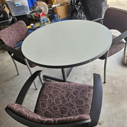 Round Table With 3 Chairs 