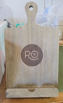 Cookbook/Tablet Holder Wilton Rosana Pancino
