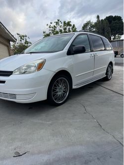 2004 toyota sienna