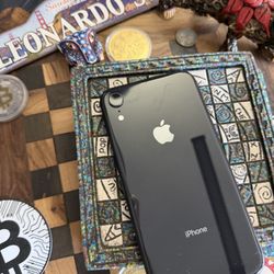 Iphone Xr 64GB unlocked Any Carrier