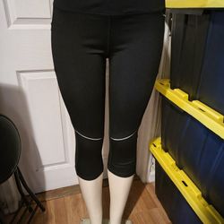 Women's capris available in size LXL