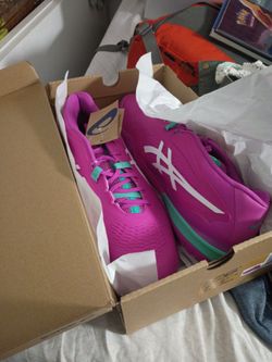 Size 15 mens running shoes
