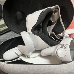 Oculus Meta Quest 2  (VR) Standalone System headset