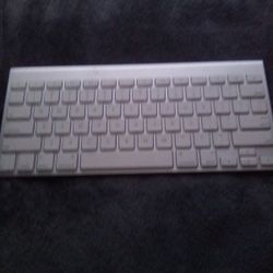 Apple Keyboard 