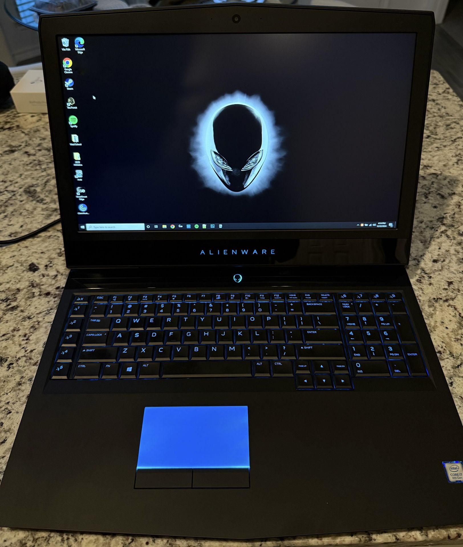 Alienware 17 laptop R5 