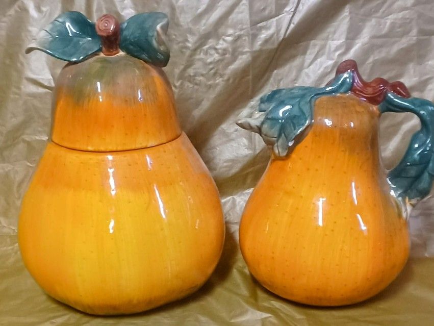 Sakura Somona Pear Shaped Cookie Jar 12 In And Matching Quart Pitcher 9 In