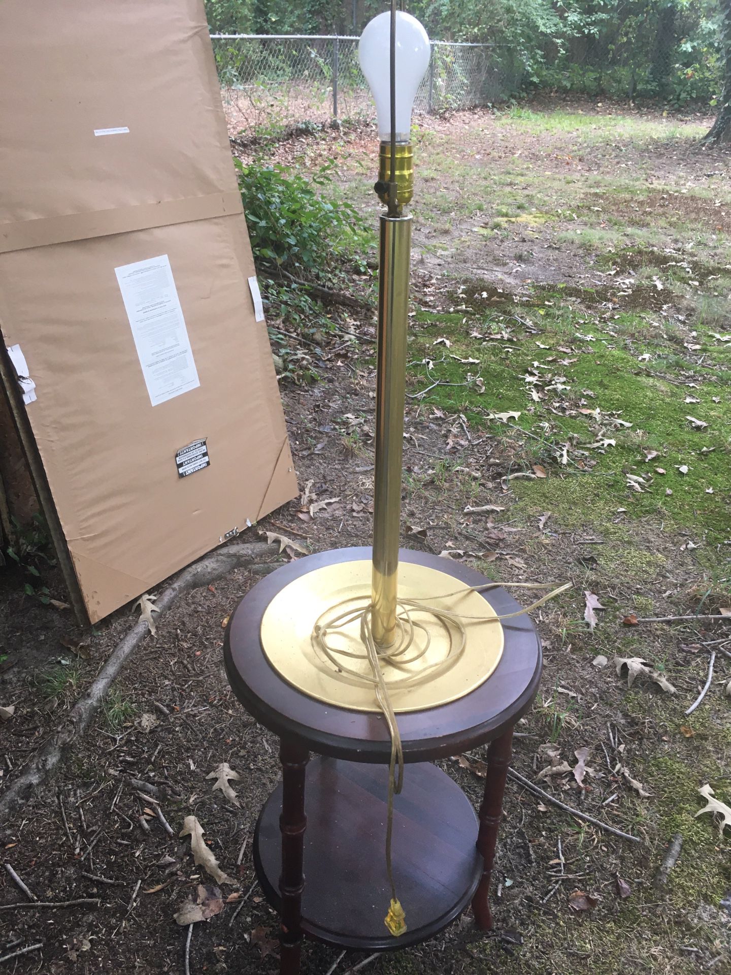 Nice wood and brass table lamp only $15 fine