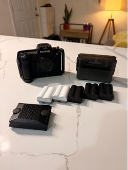 Fujifilm xh2s (batteries & cooling fan included)