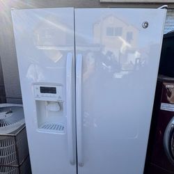 Refrigerator General electric IN GOOD WORKING / Refrigerador
