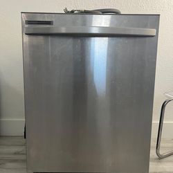 Dishwasher Samsung Model DW80R2031US