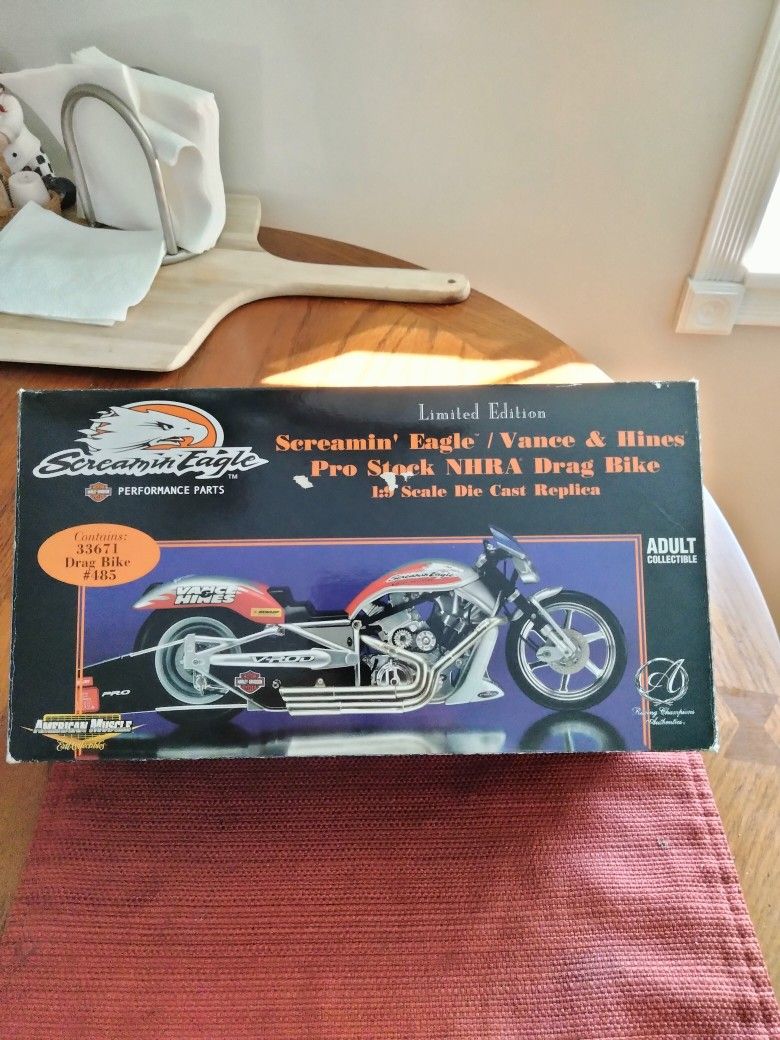 Custom Harley-Davidson Drag Bike Diecast