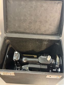 1953 singer featherweight 221- sewing machine