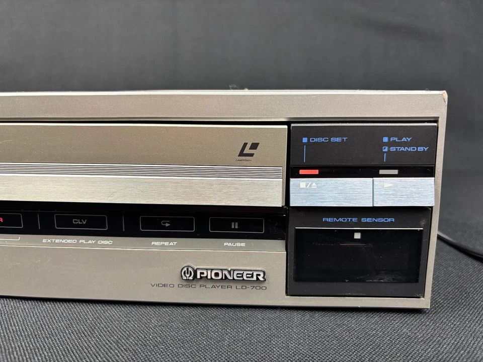Pioneer LD-700 Laserdisc Player Video Disc Player 