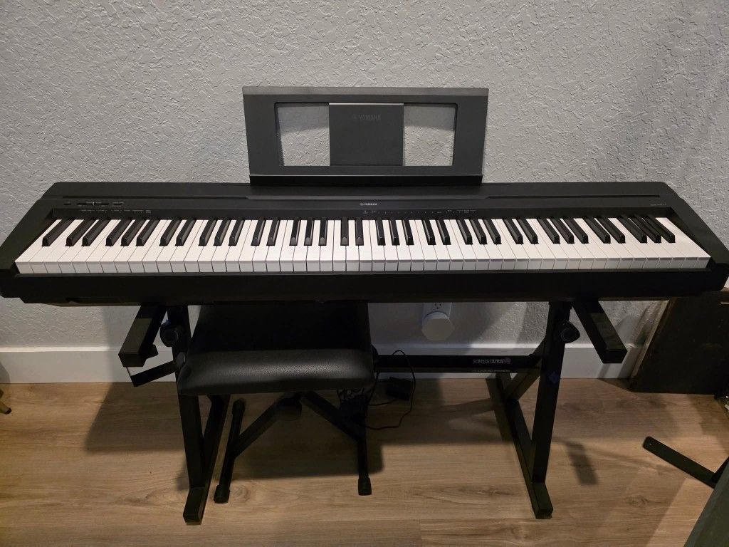 Yamaha P-71 Electric Piano 88 key