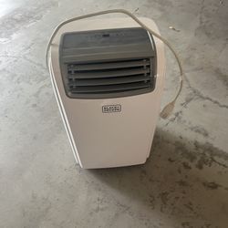 Black & Decker Portable Air Conditioner with Heat
