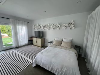 Casper queen mattress with free ikea bed