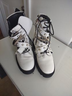 Zara Flat Leather Biker Ankle Boots White Size: 39 US Size: 8 $25