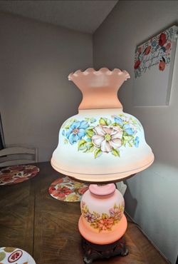 Vintage 1971  Quoizel Big 25" Pink Rose Flowers 3-Way Hurricane GWTW Table Lamp