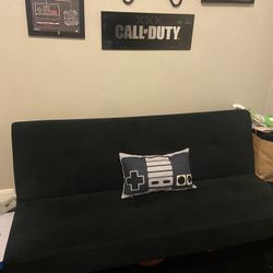 Black Futon 