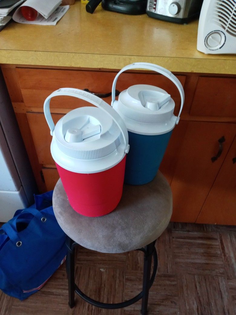 2 Rubbermaid Thermos Coolers